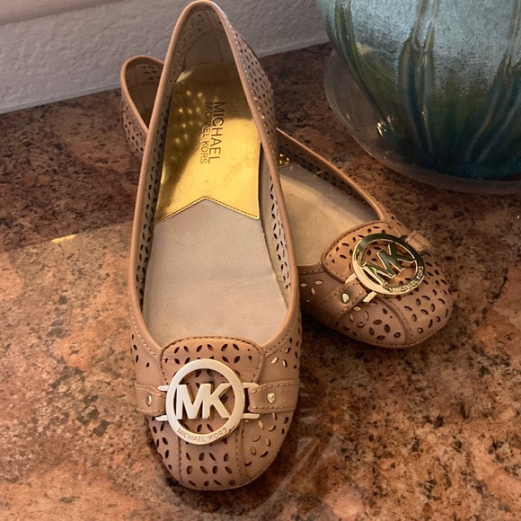 Michael Kors Shoes - Michael Kors tan and gold flats